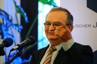 „…virág volt a vers…”