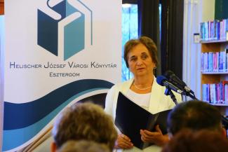 „…virág volt a vers…”