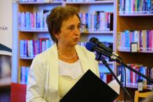 „…virág volt a vers…”